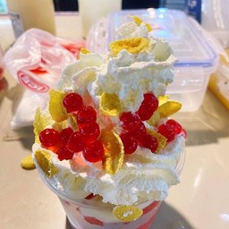 สตอเบอรรี่โยเกิร์ตเกร็ดหิมะ L