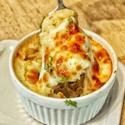 A8 BAKED MAEHED POTATO GARLIC BUTTER WITH CHEESE  มันบดผสมเนยกระเทียมอบชีส