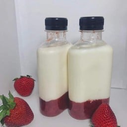 สตอเบอรี่นมสด