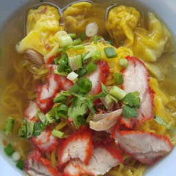 บะหมี่เกี๊ยวหมูแดง