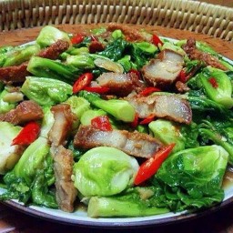 แขนงหมูกรอบ กับข้าว