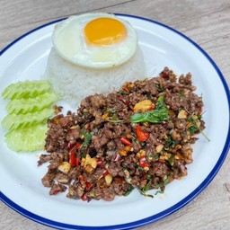 ผัดกะเพราเนื้อราดข้าว