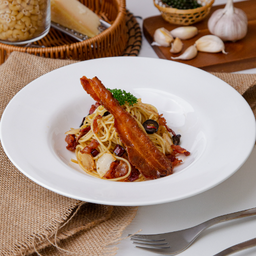 สปาเก็ตตี้ผัดพริกแห้งเบคอน