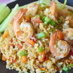 ข้าวผัดกุ้ง,ปลาหมึก ใส่ไข่