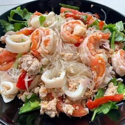 ยำวุ้นเส้นทะเลหมูสับมะนาวสดจ้า