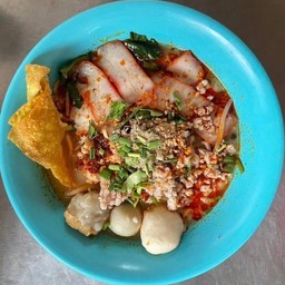 หมี่ขาวหมูแดงต้มยำ