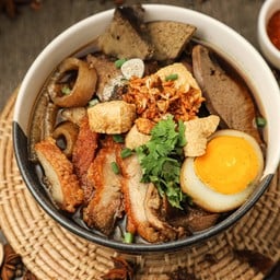 ก๋วยจั๊บแยกเครื่อง 65