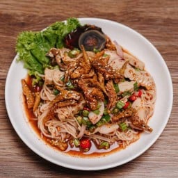 ยำขนมจีนเครื่องแน่นนัวนอกไห