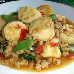 กะเพราเต้าหู้ไข่หมูสับ กับข้าว