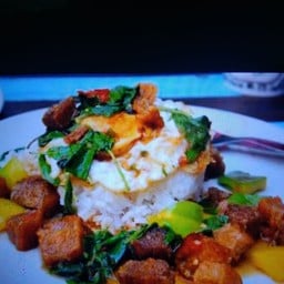 ร้านชาโลม ตามสั่งก๋วยเตี๋ยวข้าวมันไก่ ซ.ลีลา