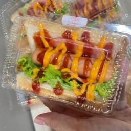 Sandwich me