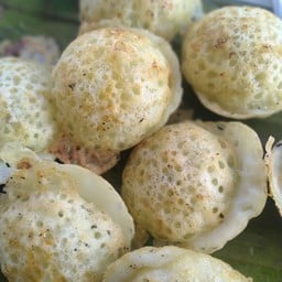 ธนวัฒน์ลูกชิ้นทอดบ้านแพทย์