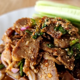 น้ำตกคอหมูย่างน้ำผึ้ง(กับข้าว)