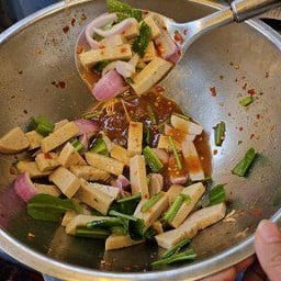 ยำหมูยอ