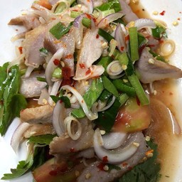 ยำคอหมูย่าง