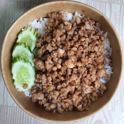 ข้าวราดหมูกระเทียม (หมูสับ)