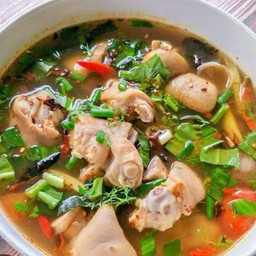 ต้มแซบขาหมูน้ำซุปแซ่บซี๊ดซ๊าดแซ่บลิ้น