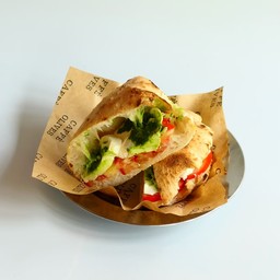 Puccia Caprses Sandwich