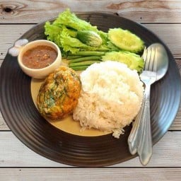 ข้าวน้ำพริกกะปิ-ผักสด