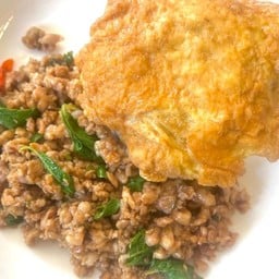 ข้าวกะเพราหมูสับ + ไข่เจียว