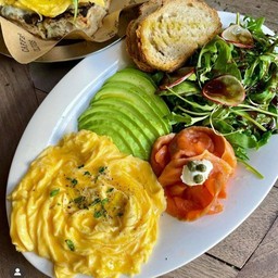 Scrambled Eggs,Avocado & Smoked Salmon