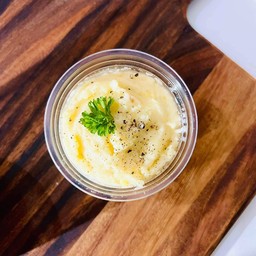 A18 มันบดซอสเกรวี่  Mashed Potato With Gravy 100 กรัม