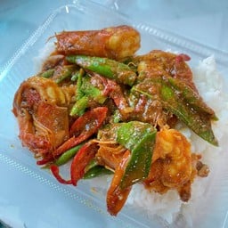 ผัดพริกแกงราดข้าว