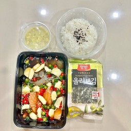 แซลมอน+กุ้งดองซีอิ๊ว (2Tone) พร้อมข้าวและสาหร่าย