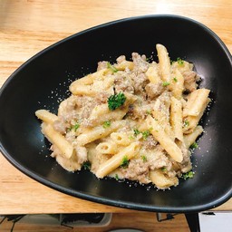 P4พาสต้าซอสอัลเฟรโด Pasta with Alfredo Sauce