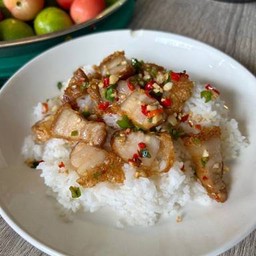 ข้าวหมูกรอบ คั่วพริกเกลือ