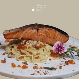 S12 Spaghetti Cabonara Salmon สปาเก็ตตี้ คาโบนาร่า แซลมอนย่าง