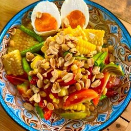 ตำข้าวโพดไข่เค็ม