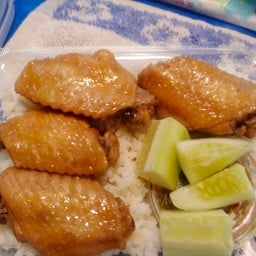 ข้าวหน้าไก่แบบปีก