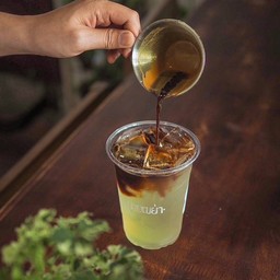 Honey Lemon Black กาแฟน้ำผึ้งมะนาว