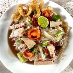 ตำเส้นเล็กหมูยอ