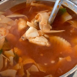 แกงส้มกรรเชียงปูหน่อไม้ดอง