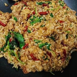 กะเพราหมูนุ่มคลุกข้าว