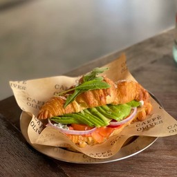 Smoked salmon Avocado Cornetto