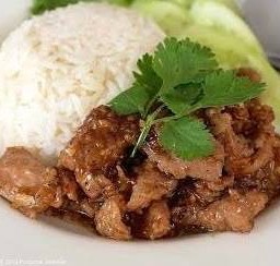 ข้าวหมูชิ้นกระเทียม