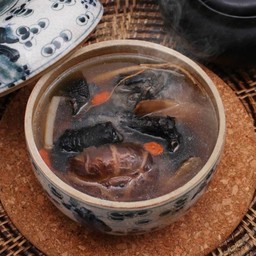 ซุปไก่ดำตุ๋นยาจีน