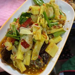 ตำหน่อไม้