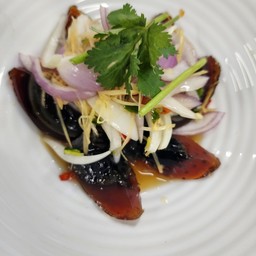 ยำไข่เยี่ยวม้า