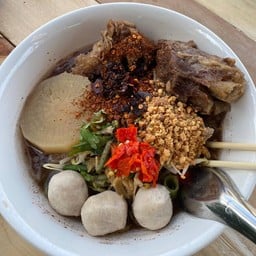 จัมโบ้ผัดกระเพรา