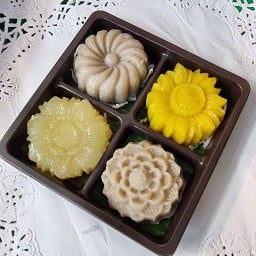 ขนมมัน กล้วย ฟักทอง พิมพ์ดอกไม้