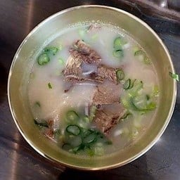 ซุปกระดูกวัว Seolleongtang