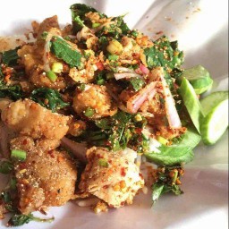 ข้าวยำหมูแซ่บ