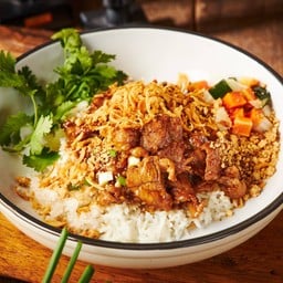 ข้าวหน้าเนื้อโคขุนผัดสไตล์เวียดนาม