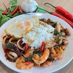 ข้าวกระเพราทะเล(ราดข้าว)