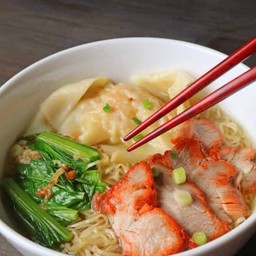 บะหมี่เกี๊ยวกุ้ง+หมูแดง