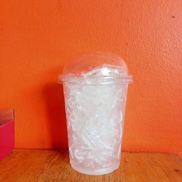 น้ำแข็งเปล่า แก้วโอ่ง